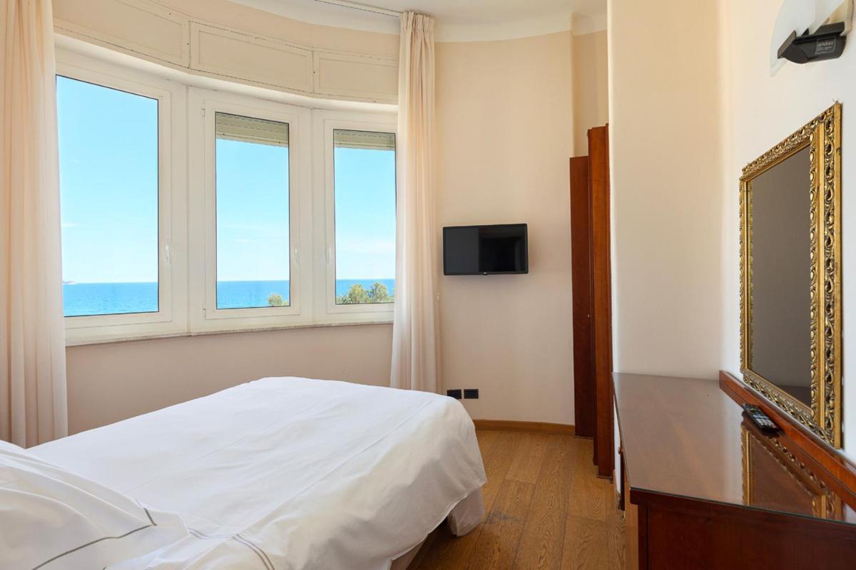Grand Hotel Mediterranee Alassio Exterior photo